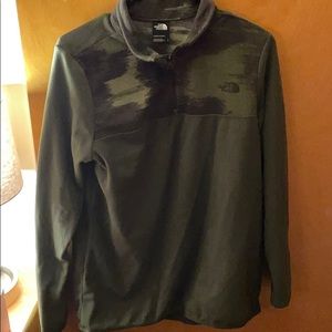 NWOT, North Face half zip